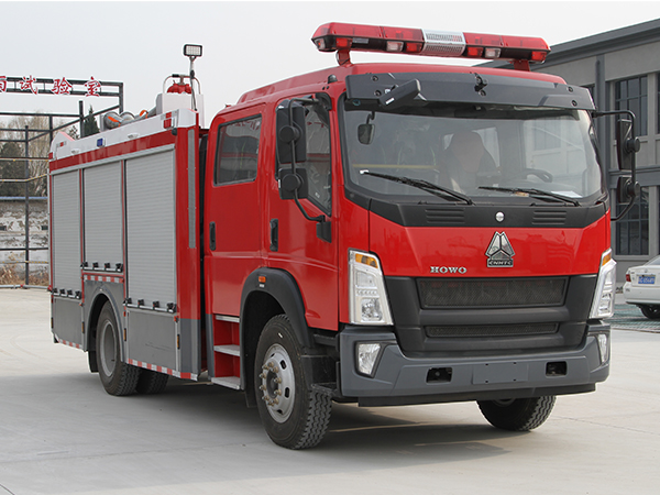  豪沃5噸水罐消防車/泡沫消防車